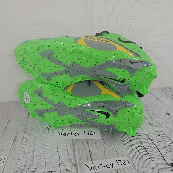 Nike Mens Alpha Menace Pro 3 Mid Football Cleats Razor Sharp Cuts FB8442-303 - Picture 5 of 10